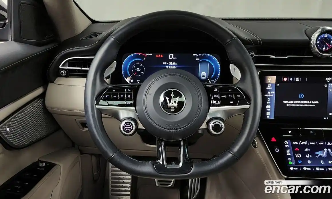 Maserati Grecale 2023 2.0 гидро в Москве № 282722, фото 13