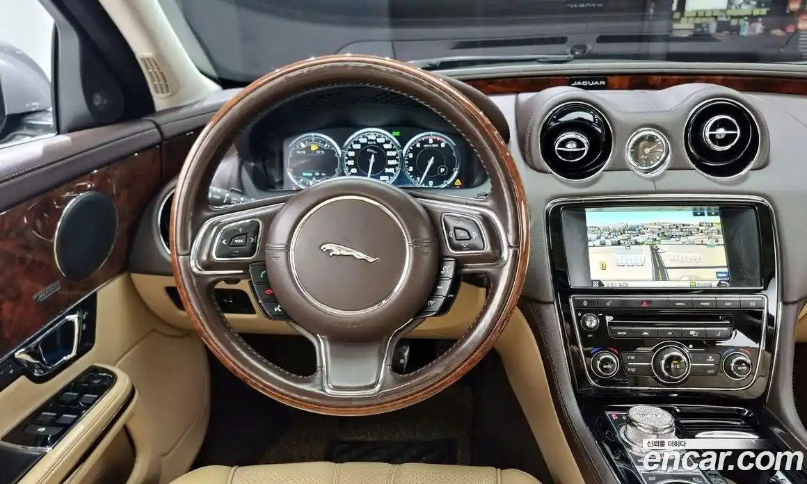 Jaguar XJ 2014 3.0 гидро в Москве № 283834, фото 13