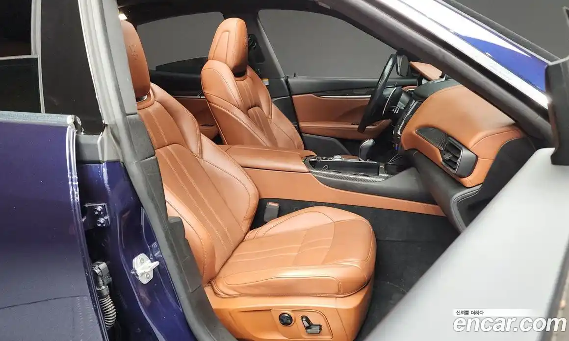 Maserati Levante 2017 3.0 гидро в Москве № 304577, фото 11