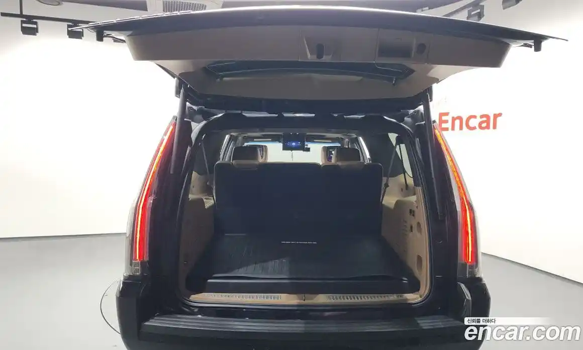 Cadillac Escalade 2018 6.2 гидро в Москве № 306660, фото 20