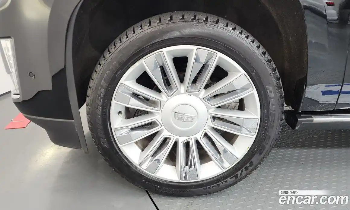 Cadillac Escalade 2018 6.2 гидро в Москве № 306660, фото 5