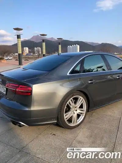 Audi S8 2016 4.0 гидро в Москве № 497097, миниатюра 2