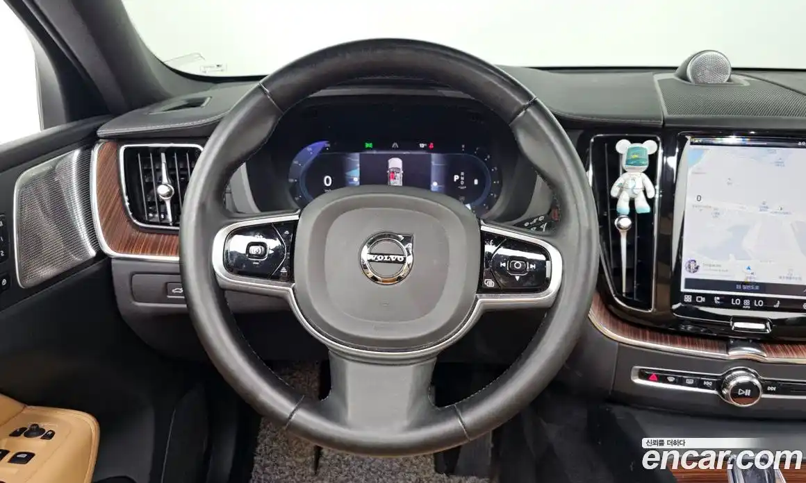 Volvo XC60 2023 2.0 гидро в Москве № 497573, фото 13