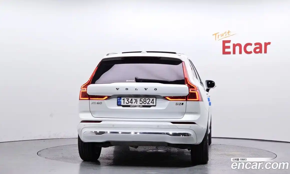 Volvo XC60 2023 2.0 гидро в Москве № 497573, фото 4