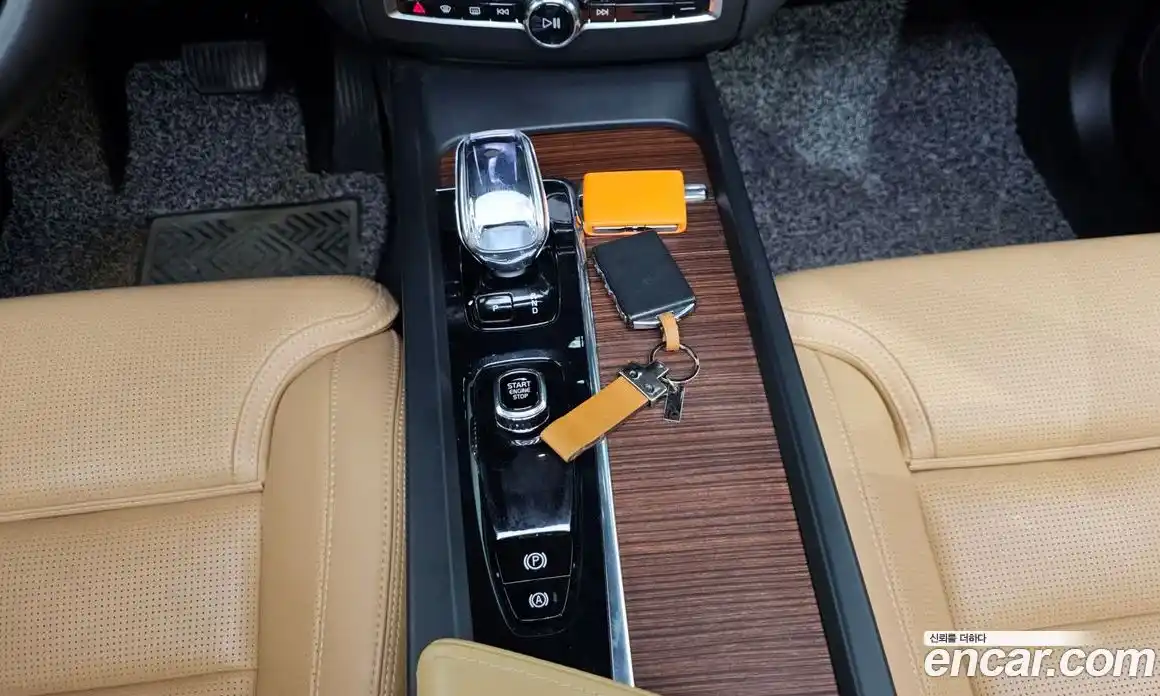 Volvo XC60 2023 2.0 гидро в Москве № 497573, фото 9