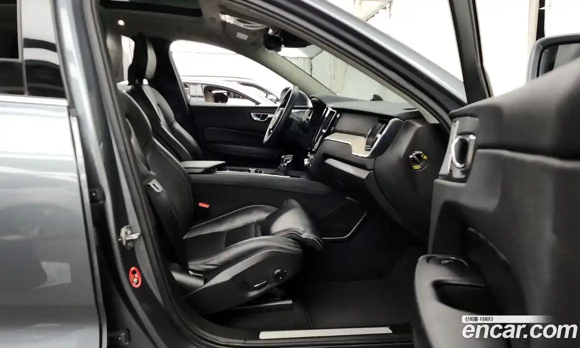 Volvo XC60 2018 2.0 гидро в Москве № 497616, фото 11