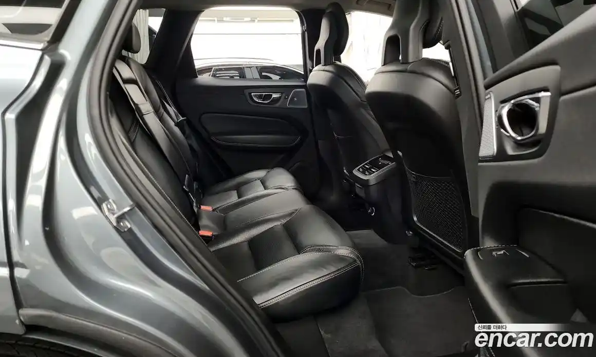Volvo XC60 2018 2.0 гидро в Москве № 497616, фото 12