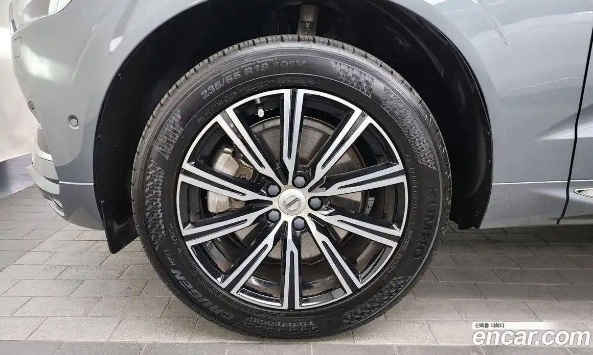 Volvo XC60 2018 2.0 гидро в Москве № 497616, фото 5