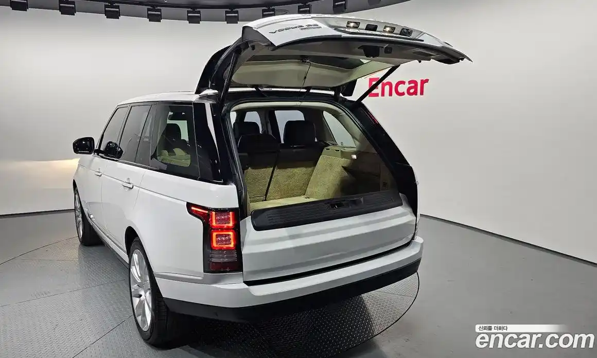 Land Rover Range-Rover 2016 5.0 гидро в Москве № 498779, фото 20