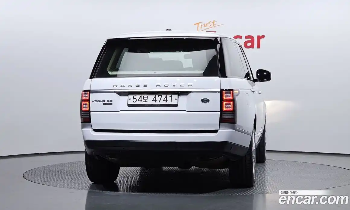 Land Rover Range-Rover 2016 5.0 гидро в Москве № 498779, фото 4