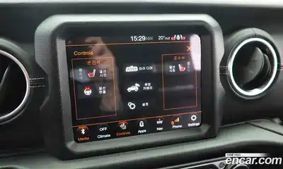 Jeep Wrangler 2021 2.0 гидро в Москве № 584490, миниатюра 12