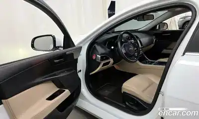 Jaguar XE 2017 2.0 гидро в Москве № 757718, миниатюра 10