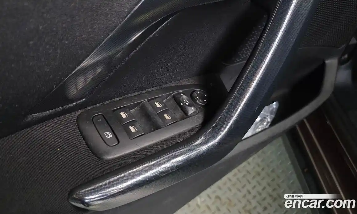 Peugeot 2008 2015 1.6 гидро в Москве № 759712, фото 16