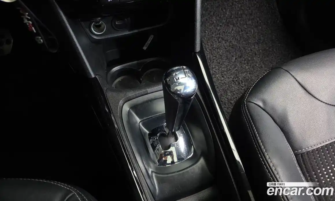 Peugeot 2008 2015 1.6 гидро в Москве № 759712, фото 9