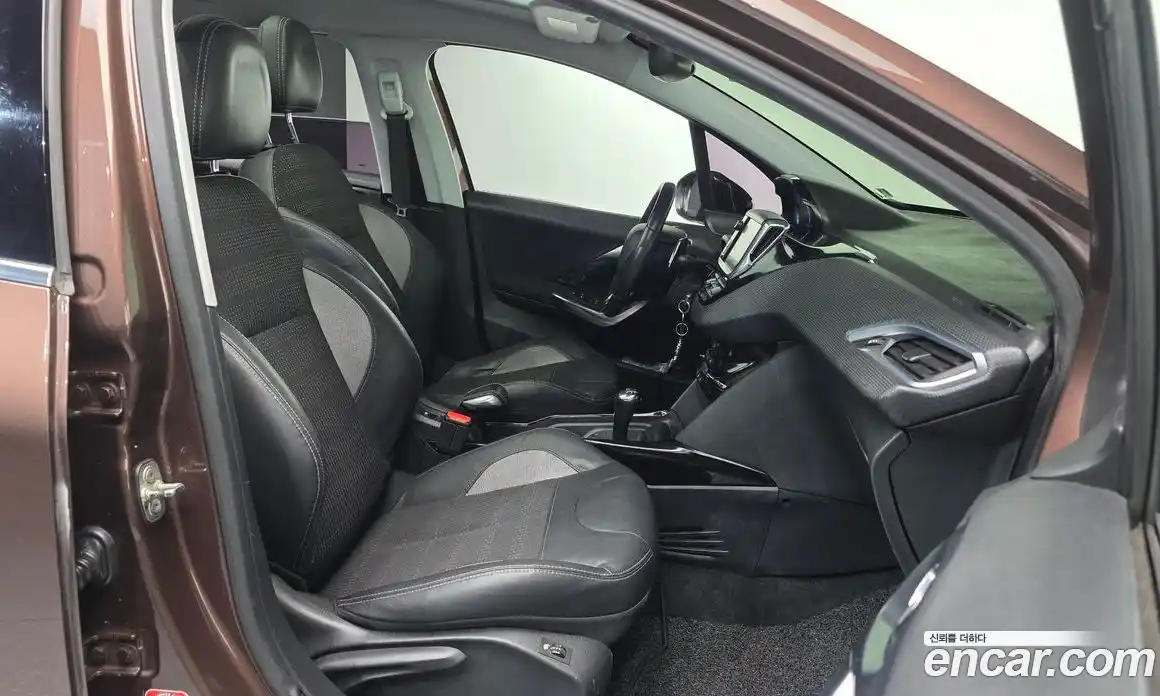 Peugeot 2008 2015 1.6 гидро в Москве № 759712, фото 10