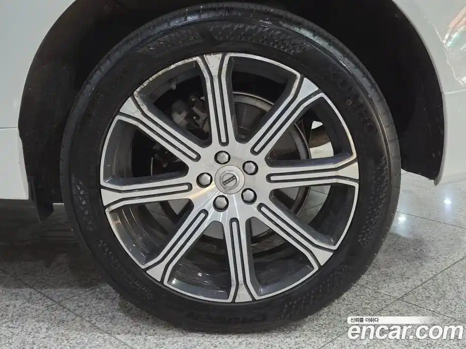 Volvo XC60 2020 2.0 гидро в Москве № 860514, фото 20