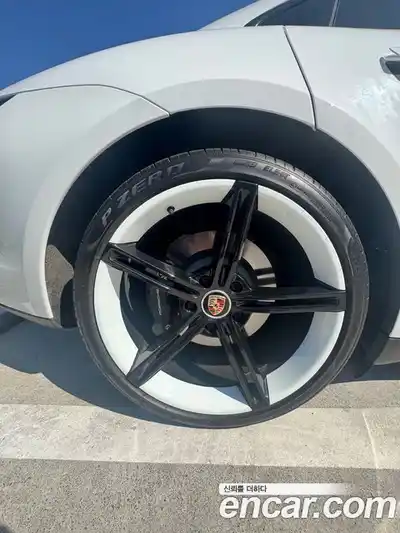Porsche Taycan 2022 гидро в Москве № 860830, миниатюра 6
