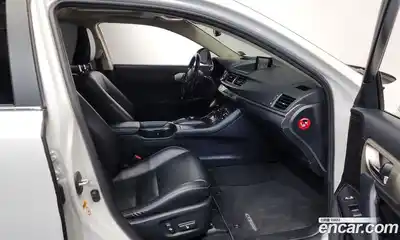 Lexus CT200h 2017 1.8 гидро в Москве № 862055, миниатюра 11