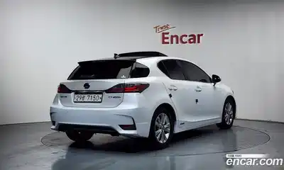 Lexus CT200h 2017 1.8 гидро в Москве № 862055, миниатюра 2