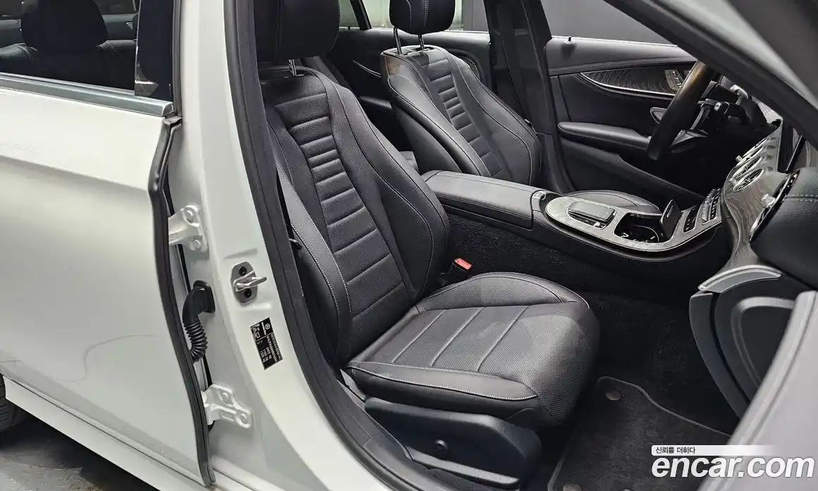 Mercedes-Benz E-Class 2022 2.0 гидро, фото 11