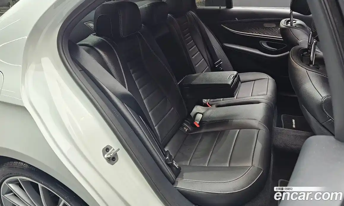 Mercedes-Benz E-Class 2022 2.0 гидро, фото 12