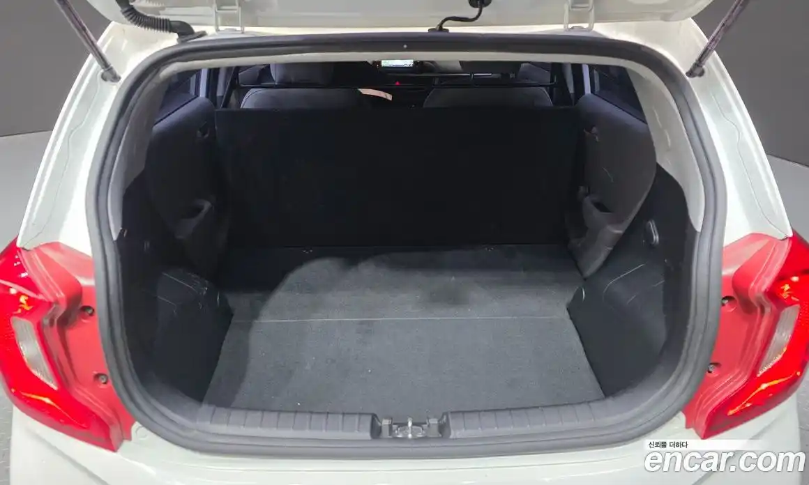 Kia Morning 2021 1.0 Автомат в Москве № 972332, фото 20