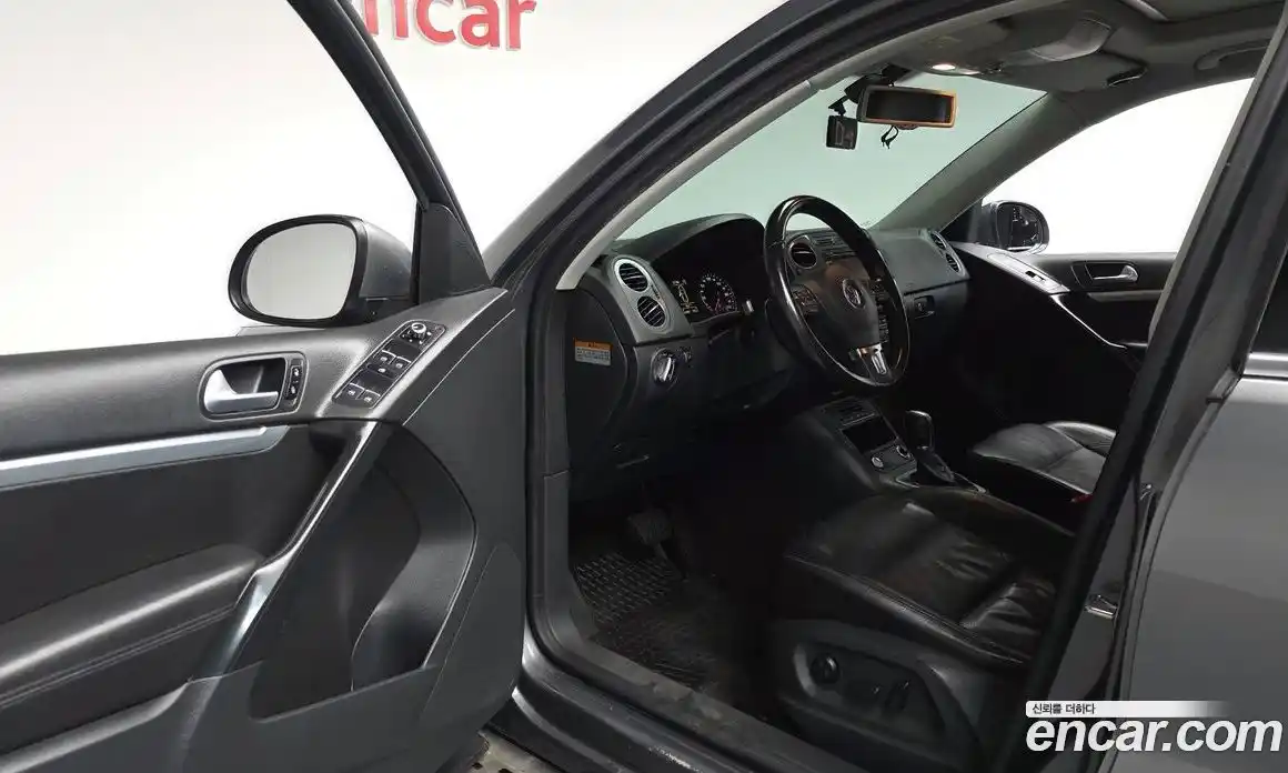 Volkswagen Tiguan 2014 2.0 гидро в Москве № 976155, фото 11