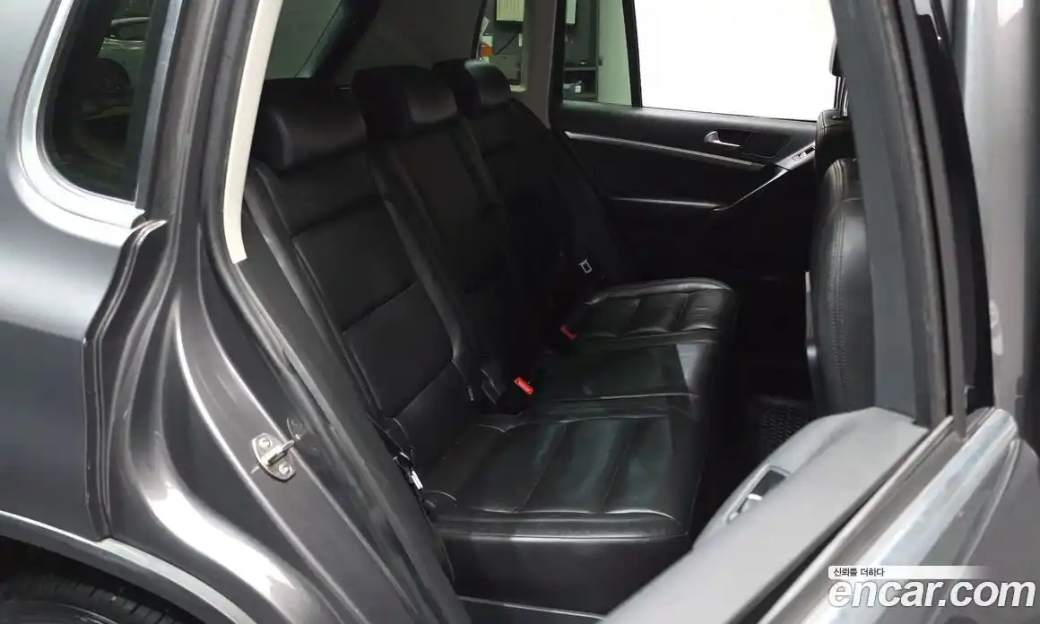 Volkswagen Tiguan 2014 2.0 гидро в Москве № 976155, фото 12