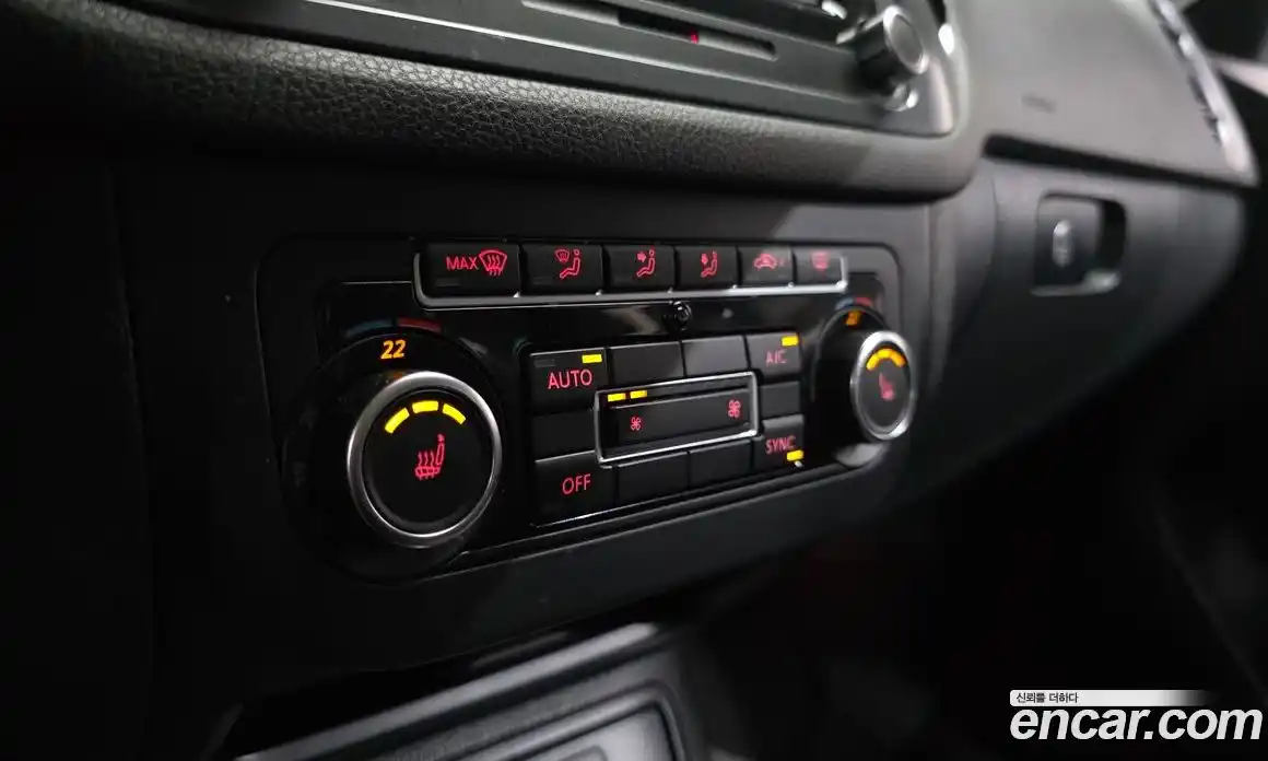 Volkswagen Tiguan 2014 2.0 гидро в Москве № 976155, фото 17