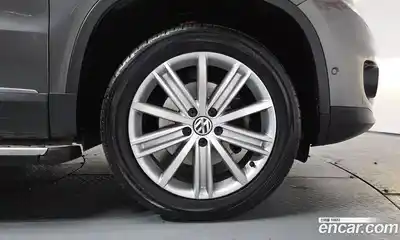 Volkswagen Tiguan 2014 2.0 гидро в Москве № 976155, миниатюра 5