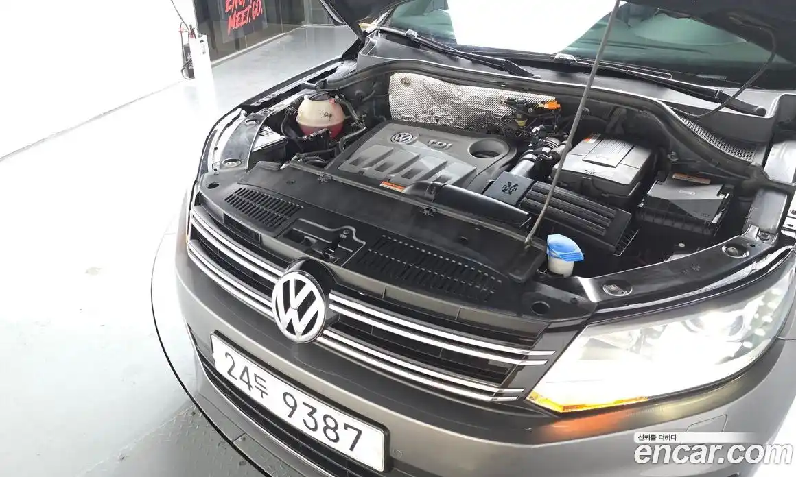 Volkswagen Tiguan 2014 2.0 гидро в Москве № 976155, фото 6