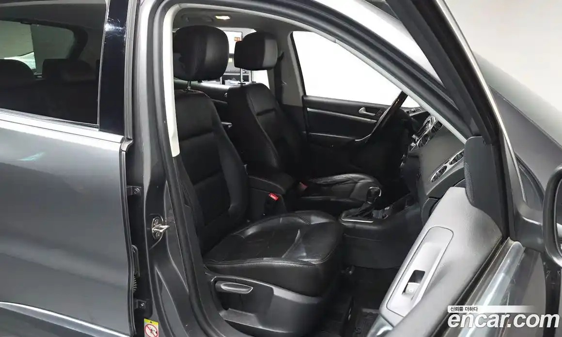 Volkswagen Tiguan 2014 2.0 гидро в Москве № 976155, фото 10