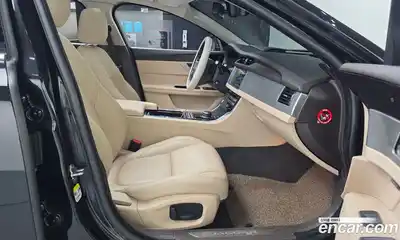 Jaguar XF 2017 2.0 гидро в Москве № 976516, миниатюра 11