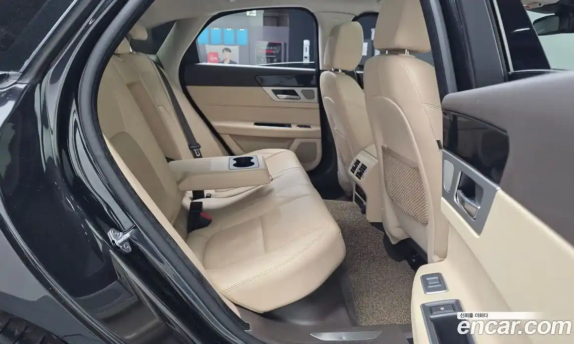 Jaguar XF 2017 2.0 гидро в Москве № 976516, фото 12