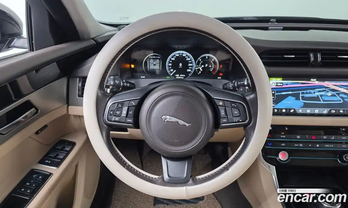 Jaguar XF 2017 2.0 гидро в Москве № 976516, фото 13