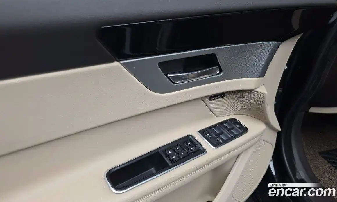 Jaguar XF 2017 2.0 гидро в Москве № 976516, фото 17