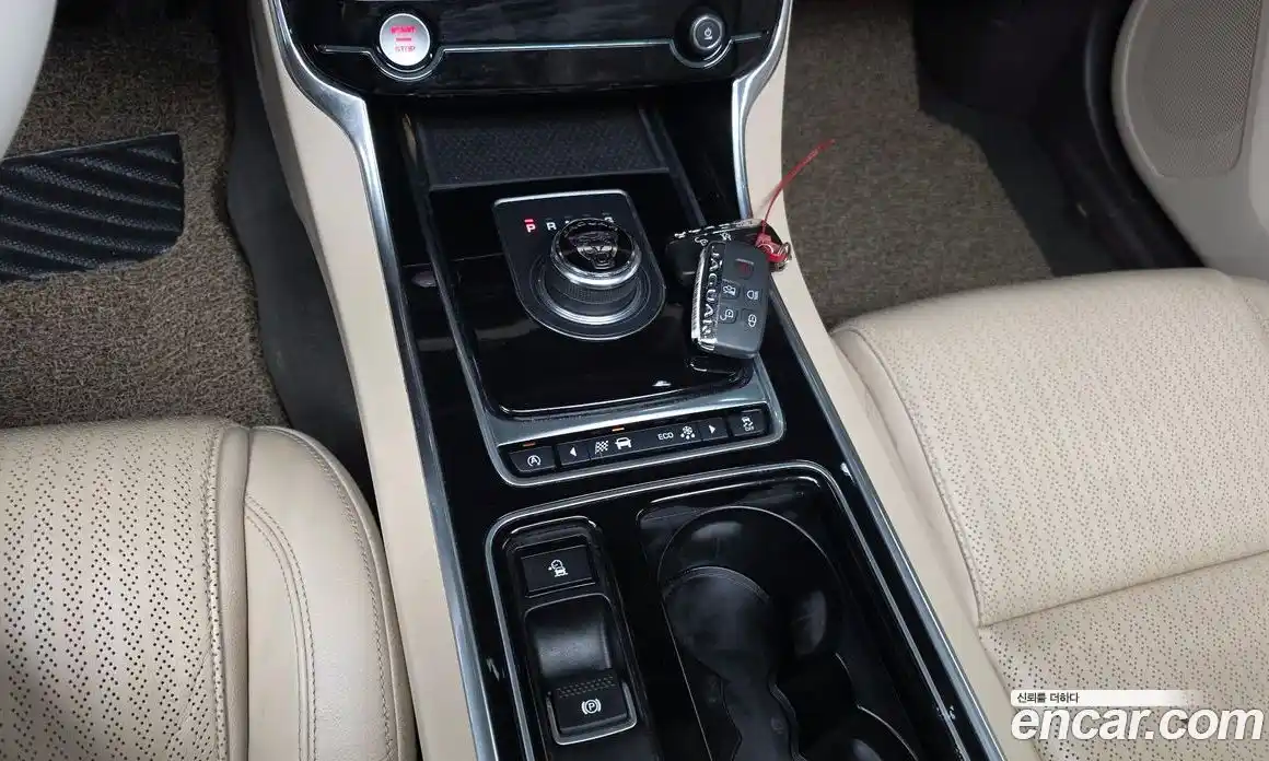 Jaguar XF 2017 2.0 гидро в Москве № 976516, фото 9