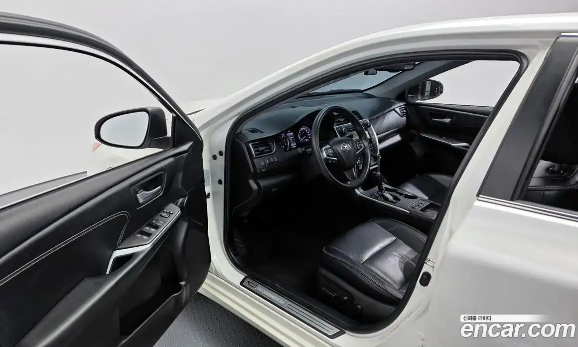 Toyota Camry 2016 2.5 гидро в Москве № 1015190, фото 10