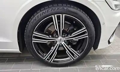 Volvo S60 2020 2.0 гидро в Москве № 164482, миниатюра 5
