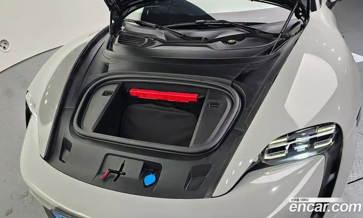 Porsche Taycan 2022 0.1 гидро в Москве № 165478, фото 6