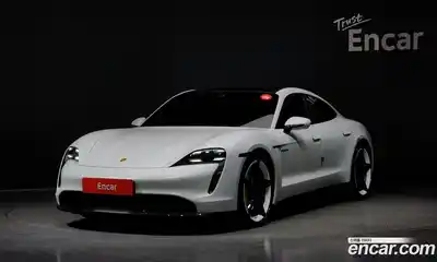 Porsche Taycan, 2021