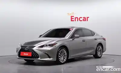 Lexus ES, 2024