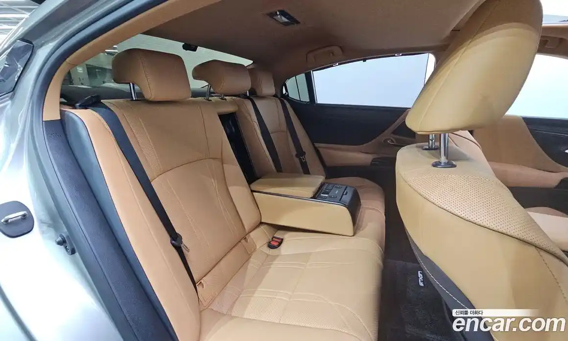 Lexus ES 2024 2.5 гидро в Москве № 168019, фото 13