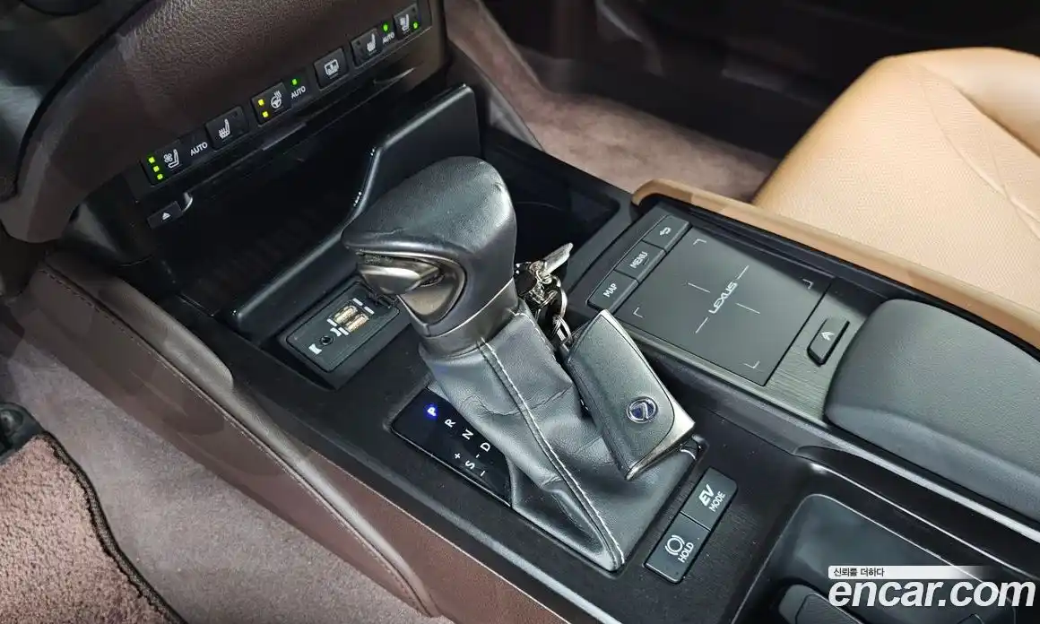 Lexus ES 2018 2.5 гидро в Москве № 168209, фото 9