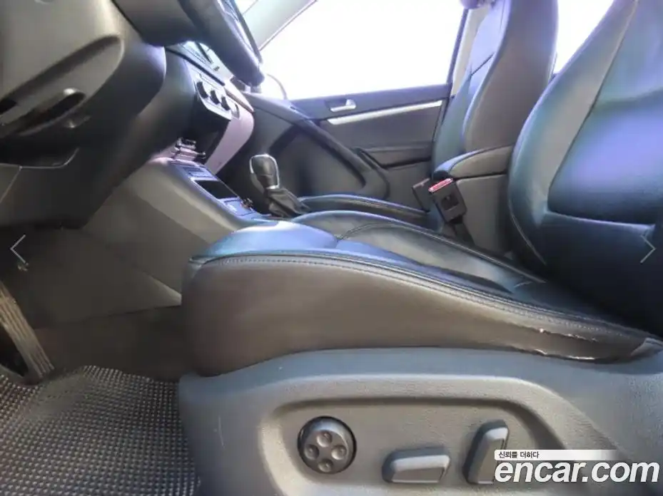 Volkswagen Tiguan 2015 2.0 гидро в Москве № 169282, фото 16