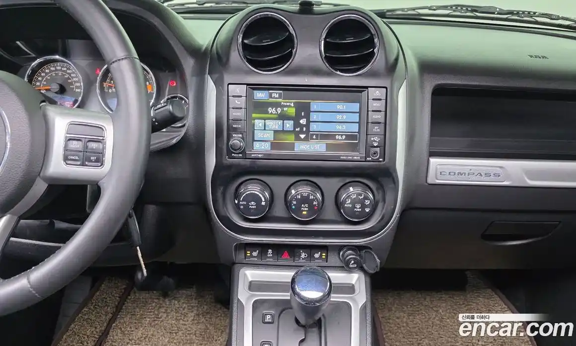 Jeep Compass 2015 2.4 гидро в Москве № 181164, фото 15