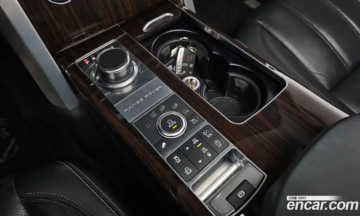 Land Rover Range-Rover 2016 4.4 гидро в Москве № 198244, фото 9