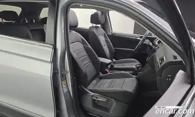 Volkswagen Tiguan 2022 2.0 гидро в Москве № 199006, миниатюра 12