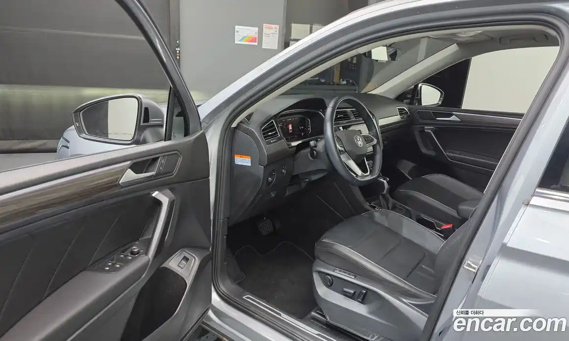 Volkswagen Tiguan 2022 2.0 гидро в Москве № 199006, фото 10
