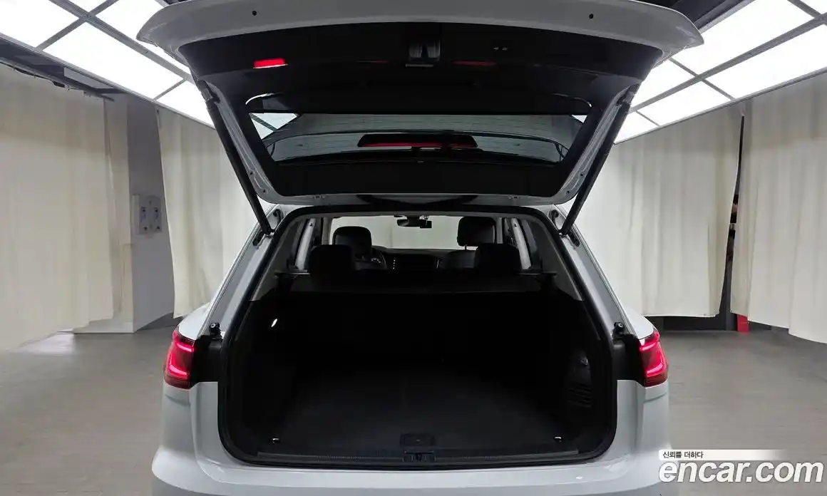 Volkswagen Touareg 2022 3.0 гидро в Москве № 215237, фото 20